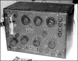 Extremely rare 1920 Mignon Type RW-4 undamped wave receiver.