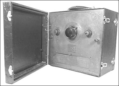 A front view of the Automatic Radio Manufacturing Company Tom Thumb portable