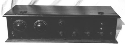 The panel view of the restored Tropadyne receiver.