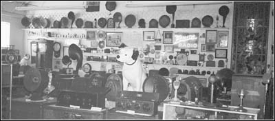 partial view of Mac's Old Time Radio Museum