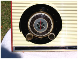 tuning dial of the Model 861