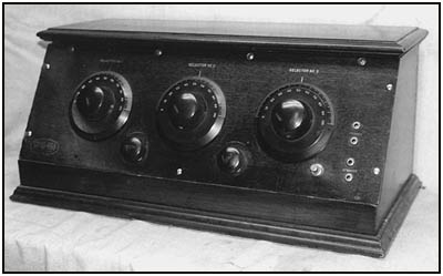 A front view of the 5-tube Chelsea Super-Five