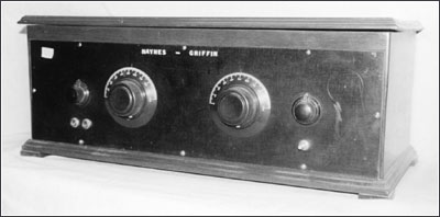 front panel of the Haynes-griffin Superhet