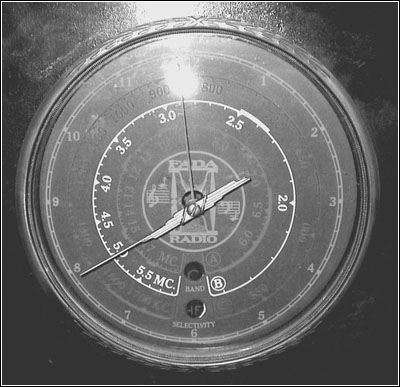 The tuning dial for the Fada 290C