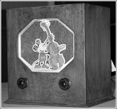 Emerson Mickey Mouse 
radio