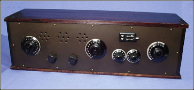 A front view of Robert Lozier's super-regenerative receiver