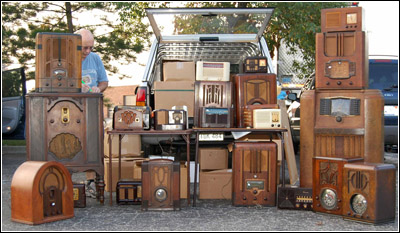 Waiting in
the flea market