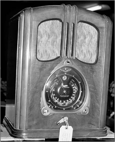 12-tube Zenith "Walton" radio
