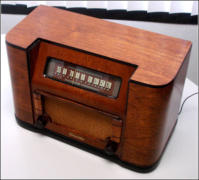 Silvertone radio