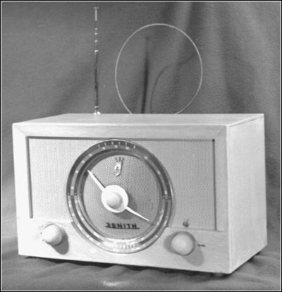 The Zenith tabletop shortwave receiver